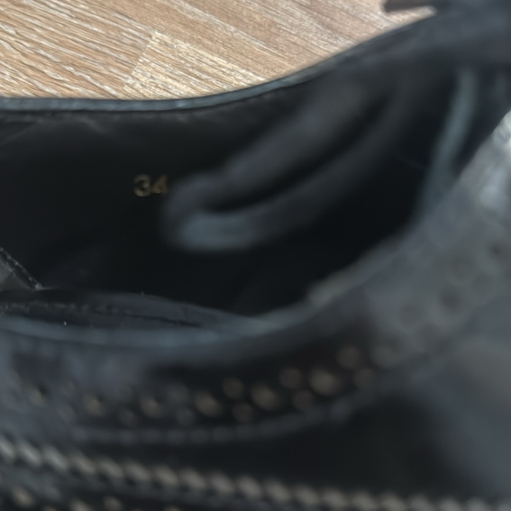 Prada Shoes - Picture 6 of 9